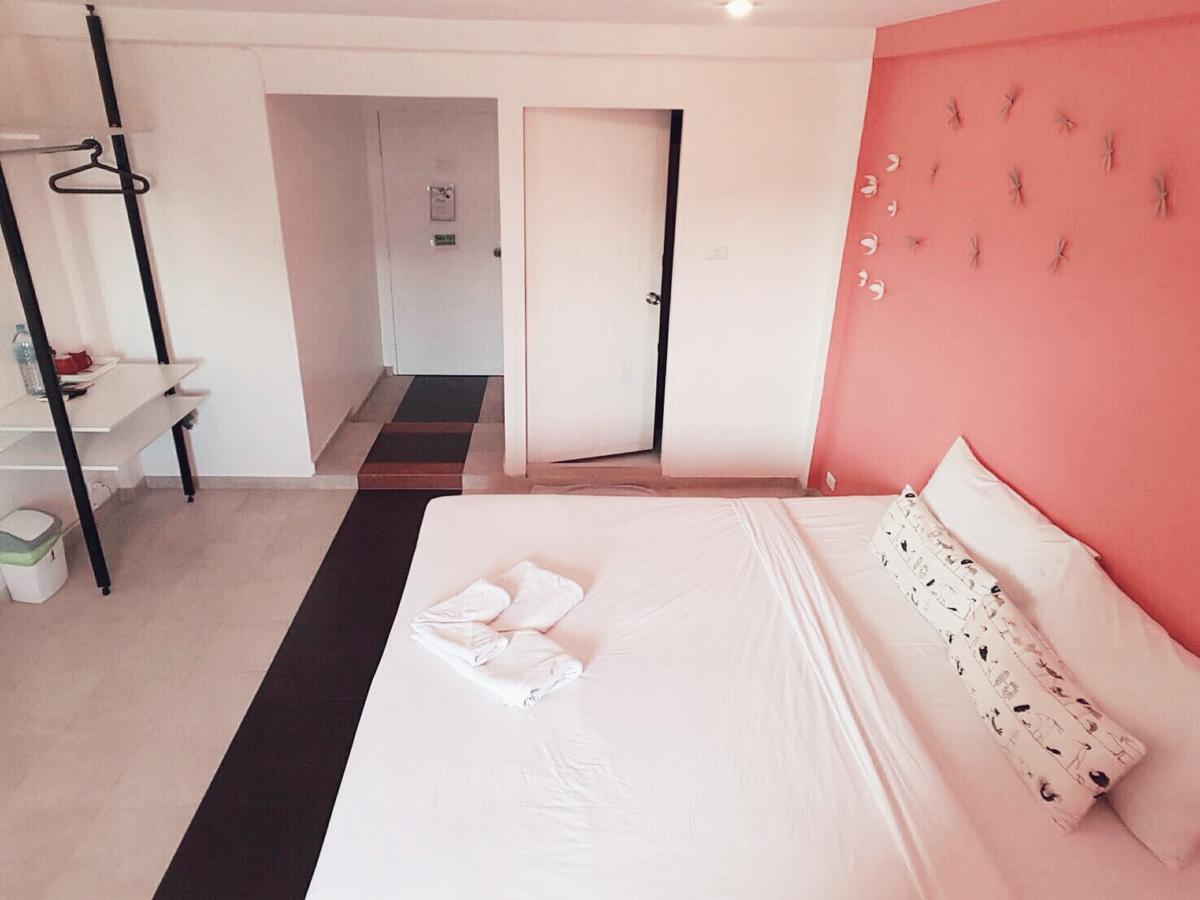 Blue Moon Hotel 华欣 外观 照片